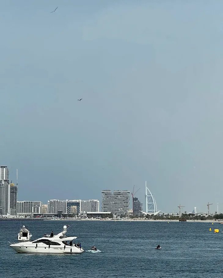 دبي بين عبق الماضي وجرأة المستقبل: كيف صنعت العمارة هوية مدينة عالمية؟