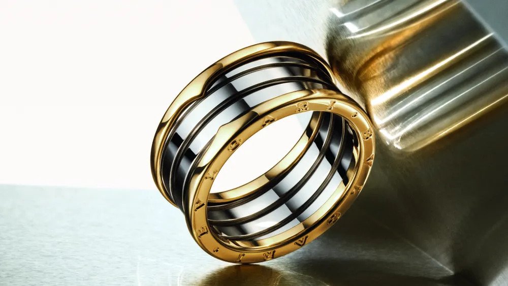 كيف أعادت إبداعات "بولغري Bulgari" سحر الذهب والفولاذ؟