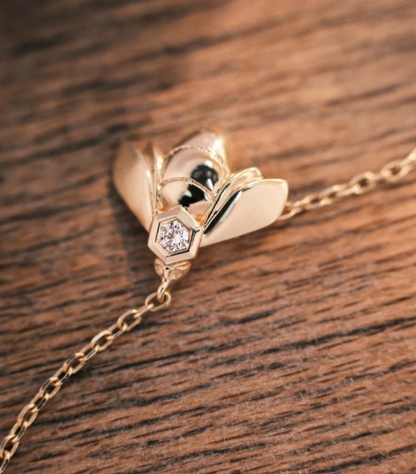  CHAUMET UNVEILS ITS FIRST HIGH JEWELRY CREATION IN TRACEABLE GOLD