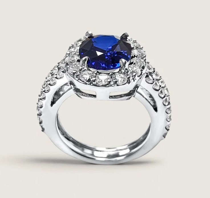 THE SOVEREIGN SAPPHIRE RING BY FANTASIA DE SERIO
