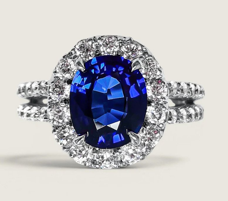THE SOVEREIGN SAPPHIRE RING BY FANTASIA DE SERIO