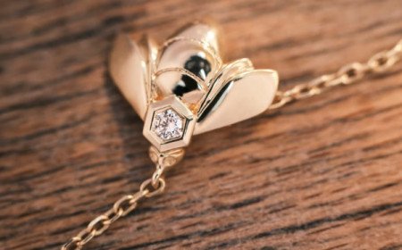  CHAUMET UNVEILS ITS FIRST HIGH JEWELRY CREATION IN TRACEABLE GOLD