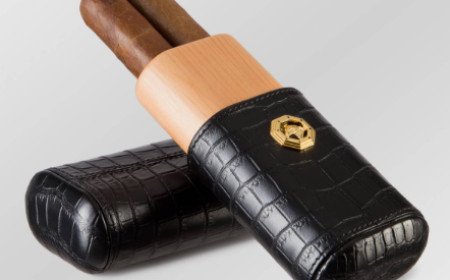   CROCODILE LEATHER CIGAR HOLDER