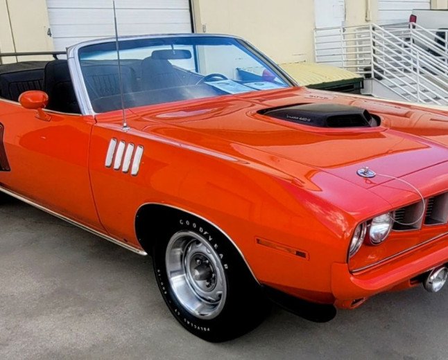  1971 PLYMOUTH CUDA CONVERTIBLE 440 SIX-PACK 4-SPEED SELLS PRIVATELY FOR $1.975 MILLION