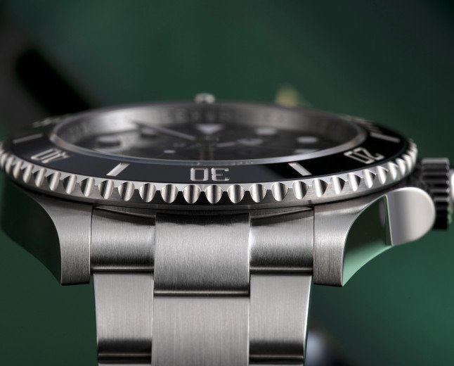   DIAMOND MARKET TURMOIL PUSHES LUXURY BUYERS TOWARD WATCHES