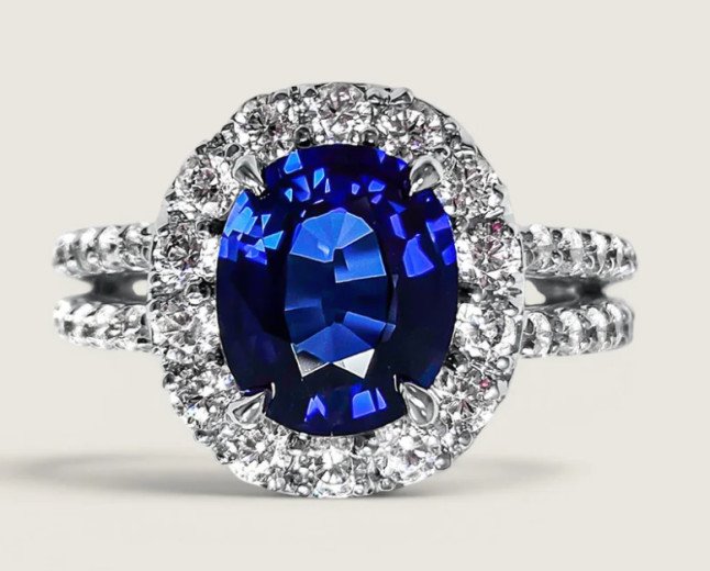 THE SOVEREIGN SAPPHIRE RING BY FANTASIA DE SERIO