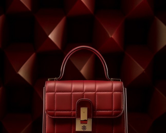 MICRO HANDBAGS ARE A NO NO IN 2026
