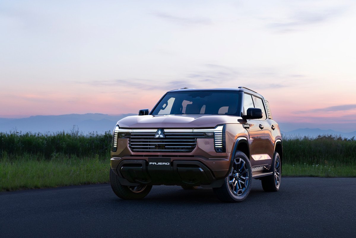  MITSUBISHI MOTORS UNVEILS THE ALL-NEW LUXURY PAJERO CROSS-COUNTRY SUV