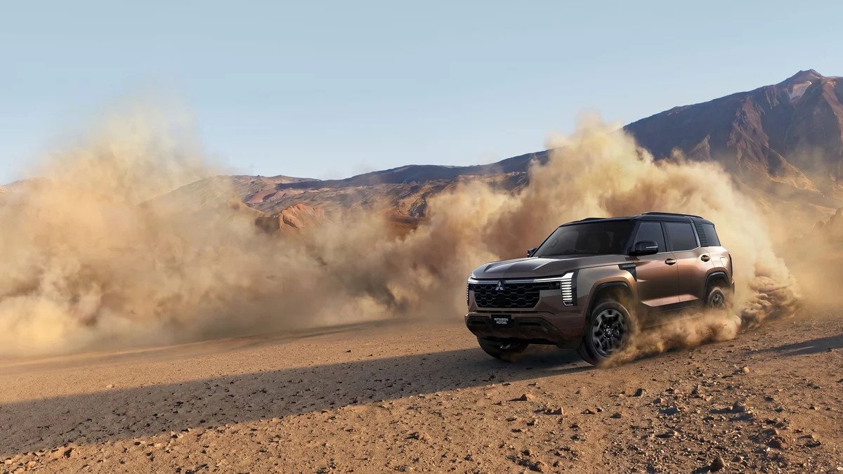  MITSUBISHI MOTORS UNVEILS THE ALL-NEW LUXURY PAJERO CROSS-COUNTRY SUV