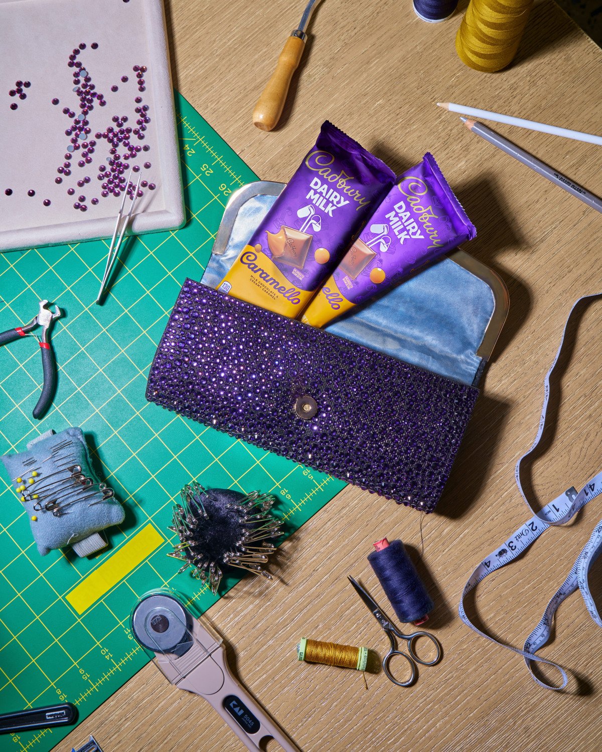   CADBURY INTRODUCES THE CLUTCH