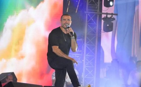 اقتربت ليلة الهضبة.. عمرو دياب يلتقي جمهوره في العقبة