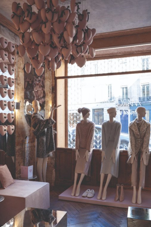 MARC CAIN TAKES OVER PARIS CAFÉ AND 150 KIOSKS DURING PARIS FASHION WEEK