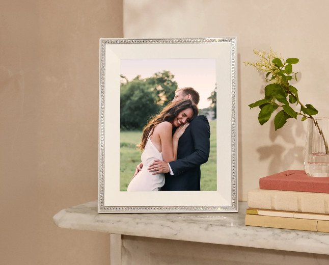   AURA INTRODUCES ASTRA, A BRILLIANT 12" FRAME FEATURING SWAROVSKI® CRYSTALS