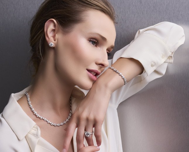  BLUE NILE ENTERS NEW CHAPTER IN NATURAL DIAMONDS WITH ROYAL ASSCHER